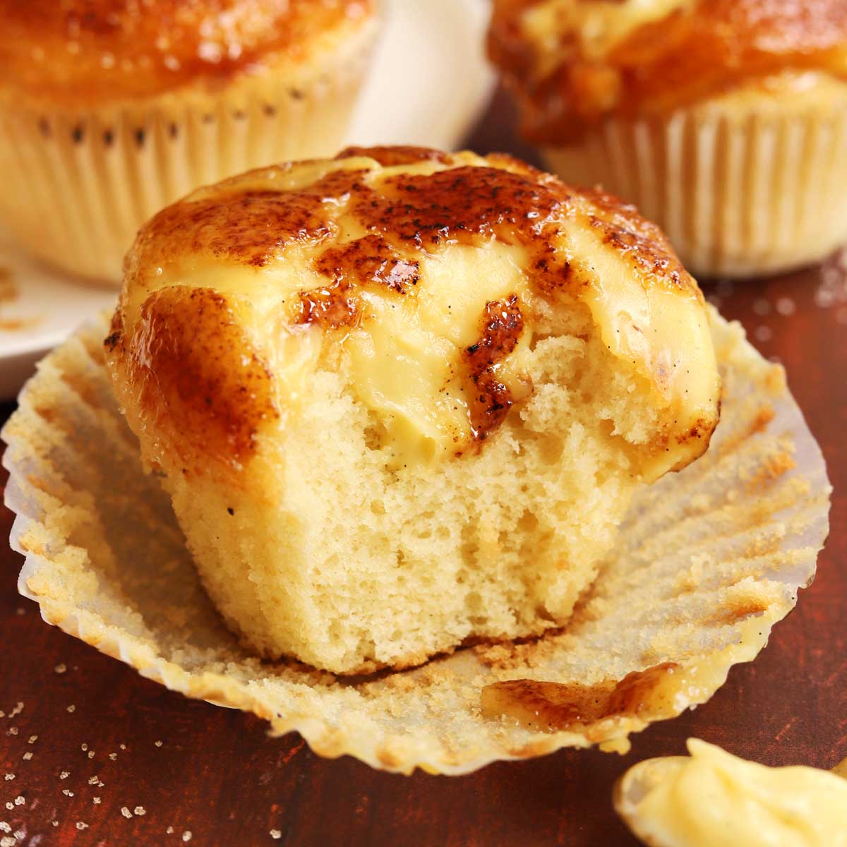 Mastering Creme Brulee Cupcakes: Torch Perfection for Guests